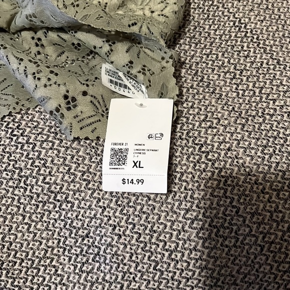 Tank top - Picture 3 of 3